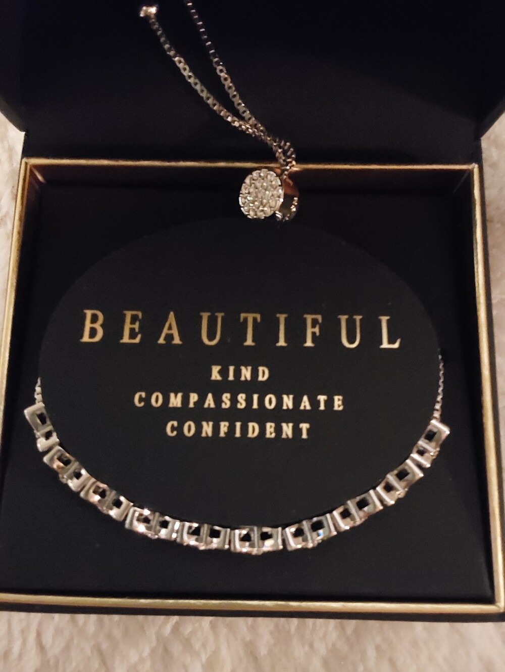 🌺 NIB Brilliance Multi-Color Butterfly Bracelet - Silver Plated Women’s Jewelry - Picture 5 of 7
